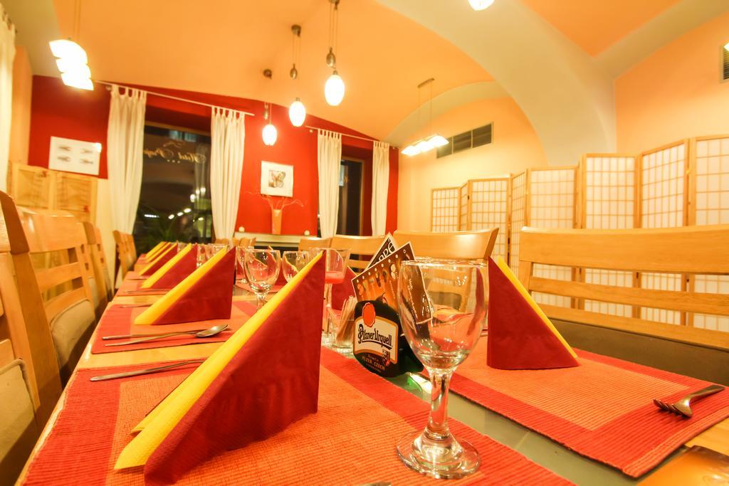 Hotel Prajer Vodňany Buitenkant foto