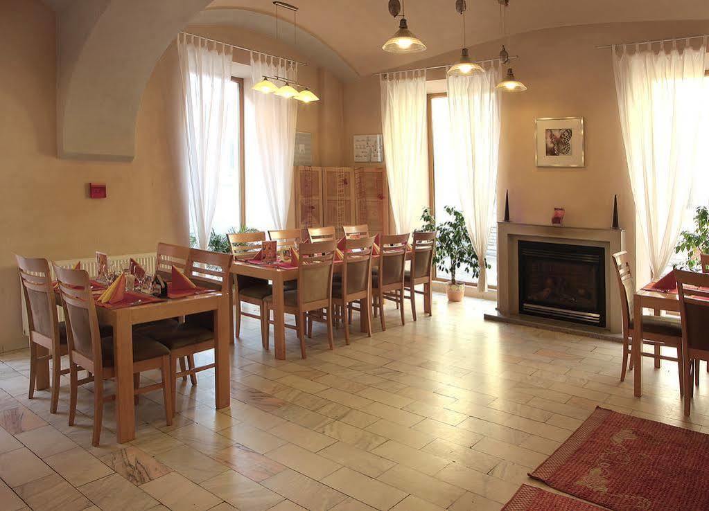 Hotel Prajer Vodňany Buitenkant foto
