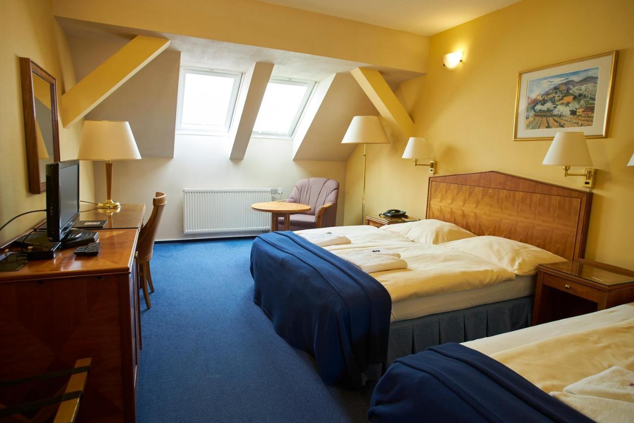 Hotel Prajer Vodňany Buitenkant foto